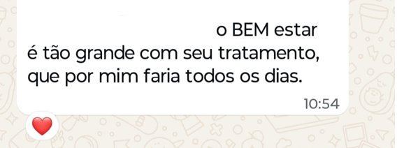 Captura de tela de depoimento de paciente via WhatsApp sobre mudanças significativas após poucas sessões